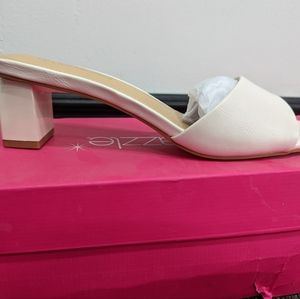 Shoedazzle Slip On Sandal